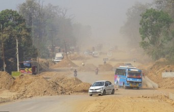 नारायणगढ-बुटवल सडक : घाम लाग्दा धूलो, पानी परे  हिलो